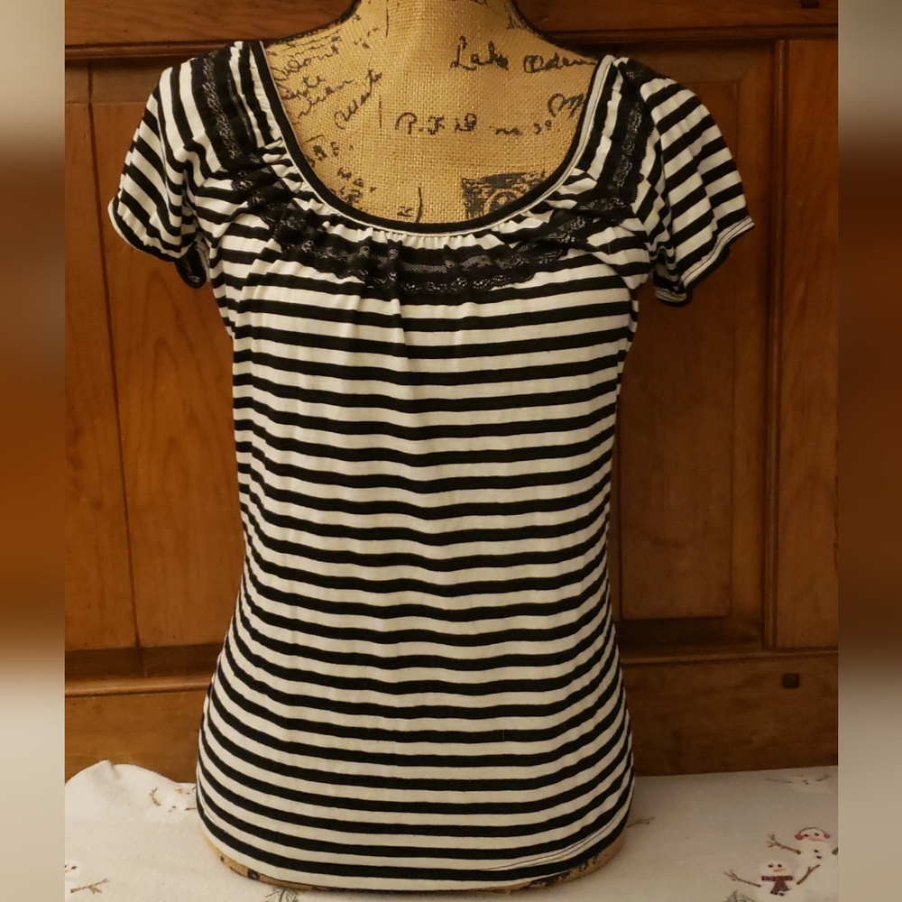 Black & white top‎ L